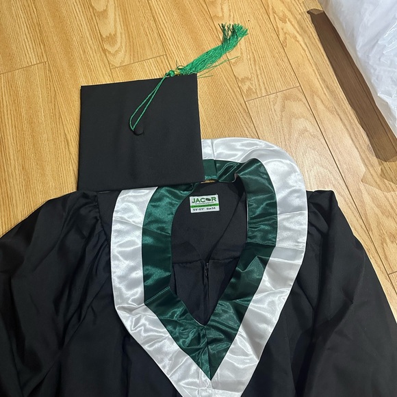 Graduation gown size 54 - Picture 4 of 5